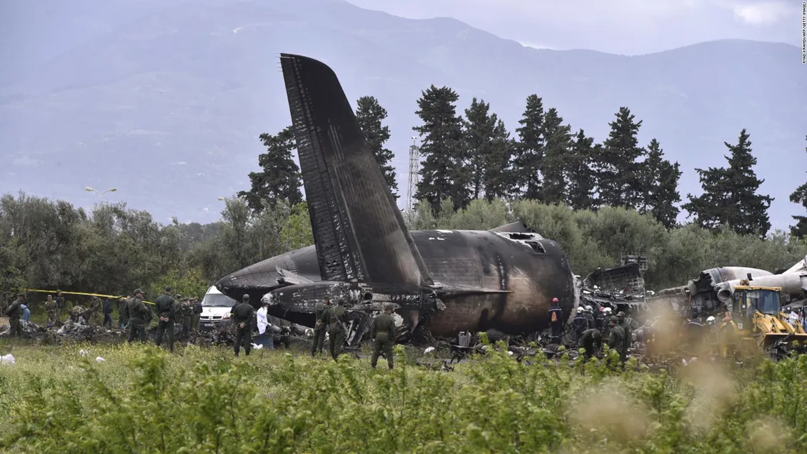 Două avioane PRĂBUŞITE în mai puţin de două ore. Unul avea probleme la motor, în cazul celălalt fiind eroare de pilotaj