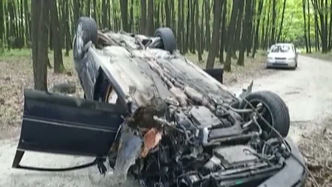 Şofer beat, răstunat cu maşina într-o pădure din Argeş