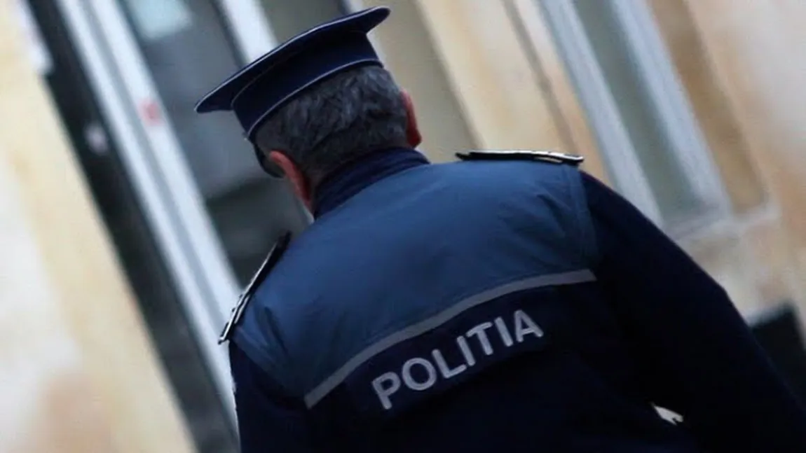 Daune de 12.000 lei pentru un poliţist condamnat în dosarul Minore pentru VIP-uri. A reclamat că a făcut RÂIE în arest
