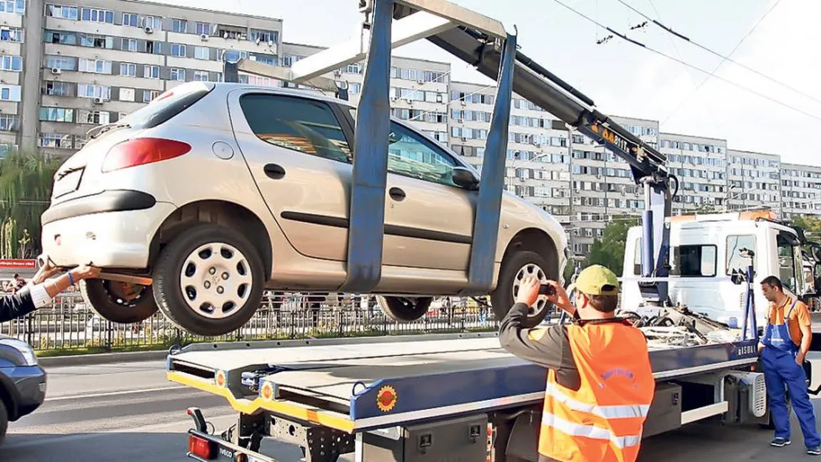 Se RIDICĂ din nou maşinile parcate NEREGULAMENTAR în Bucureşti. Ce amenzi vor primi şoferii indisciplinaţi