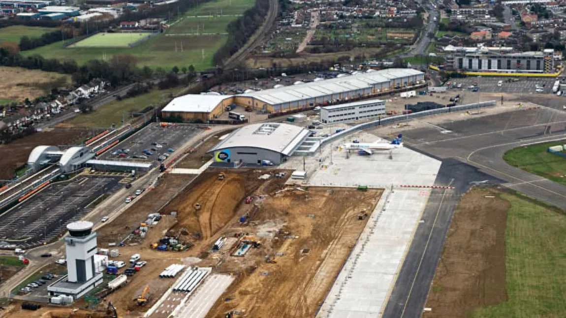 Anglia deschide încă o rută pentru România. Zboruri low cost din Bucureşti şi Sibiu către un nou aeroport de lângă Londra