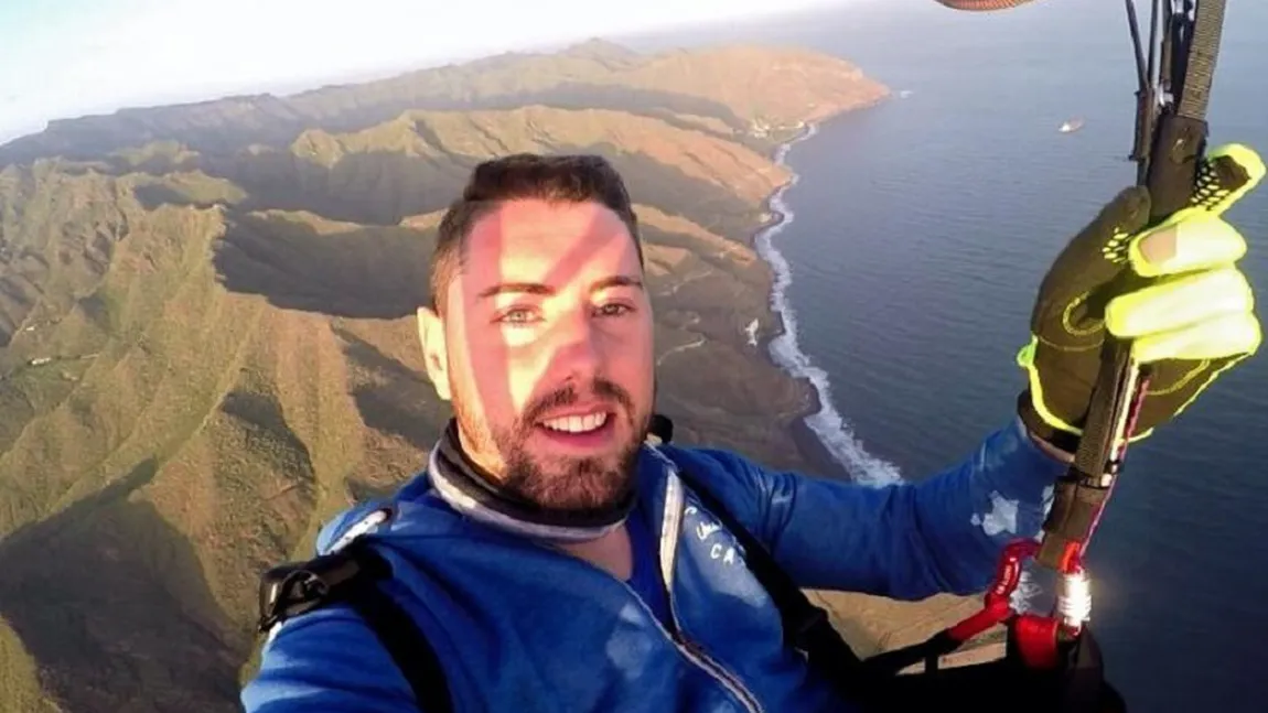 Un vlogger celebru a murit după ce a sărit de la 50 de metri, iar parașuta nu i s-a deschis VIDEO