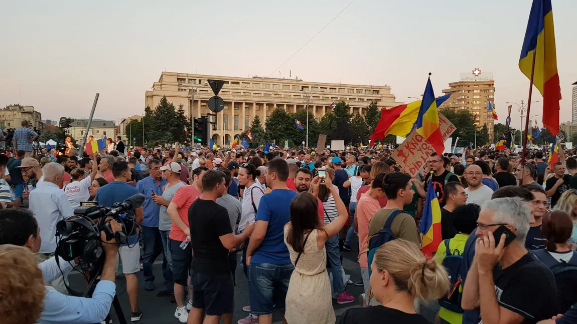 Protest în Piaţa Victoriei  şi în alte oraşe, la un an de la 10 august 2018: 