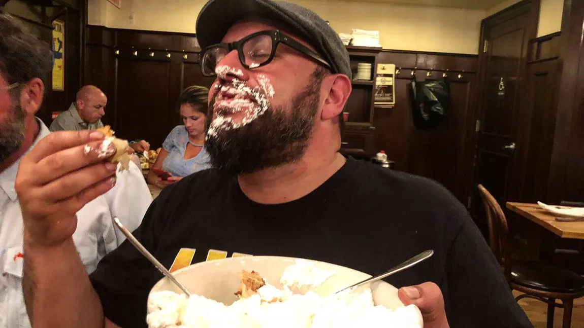 Chef celebru, mort la doar 44 de ani. A fost jurat în mai multe emisiuni culinare şi deţinea un faimos restaurant