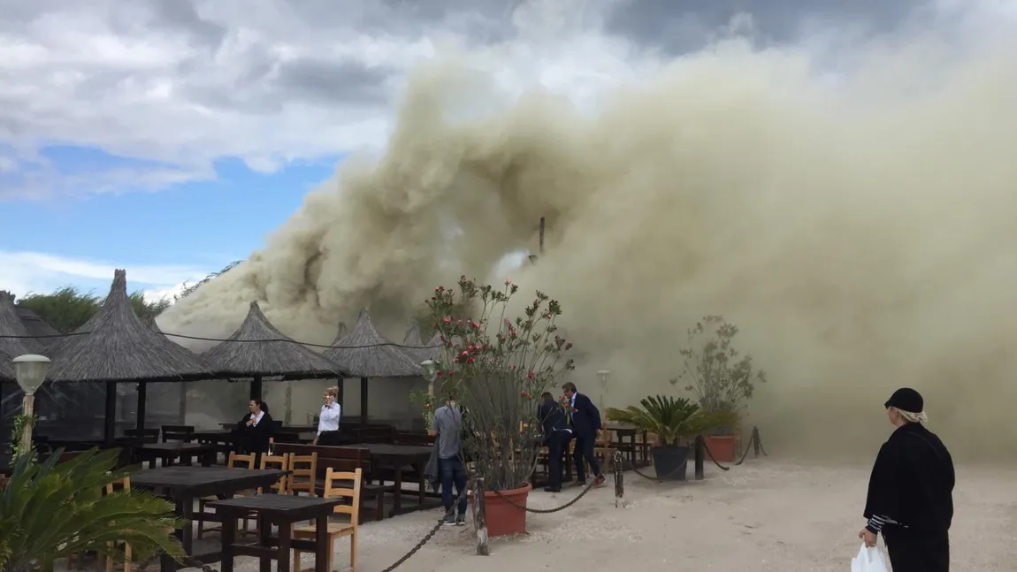 Incendiu de proporţii în Olimp. O cherhana a fost cuprinsă de flăcări