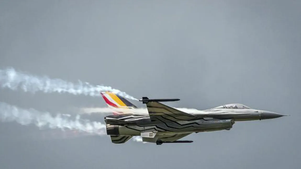 Avion F-16 prăbuşit în Franţa. Piloţii au supravieţuit miraculos