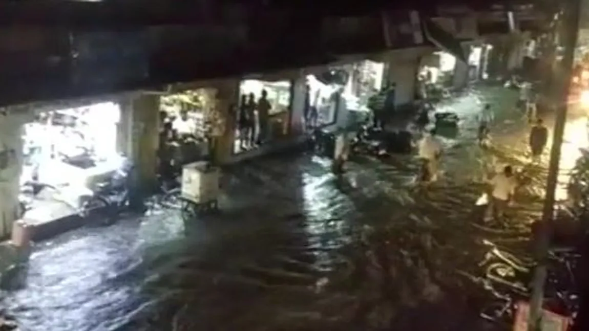 Sezonul musonic face prăpăd în India: cel puţin 61 de oameni au murit în urma ploilor abundente VIDEO
