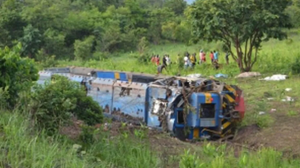 Accident de tren îngrozitor. Peste 50 de oameni au murit şi mai multe zeci sunt rănite GALERIE FOTO