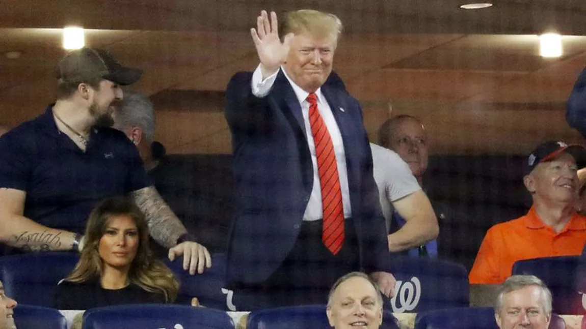 Donald Trump a fost huiduit de spectatori la finala Ligii profesioniste de Baseball