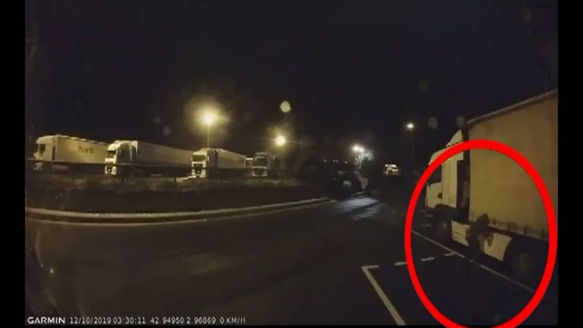 Şofer de TIR din România, căutat de Poliţie. Bărbatul fura motorină direct din rezervoarele camioanelor