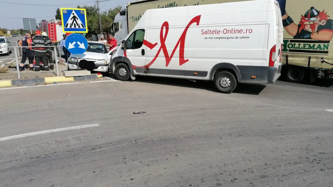 Accident grav pe DN5 în judeţul Giurgiu. Patru persoane sunt rănite