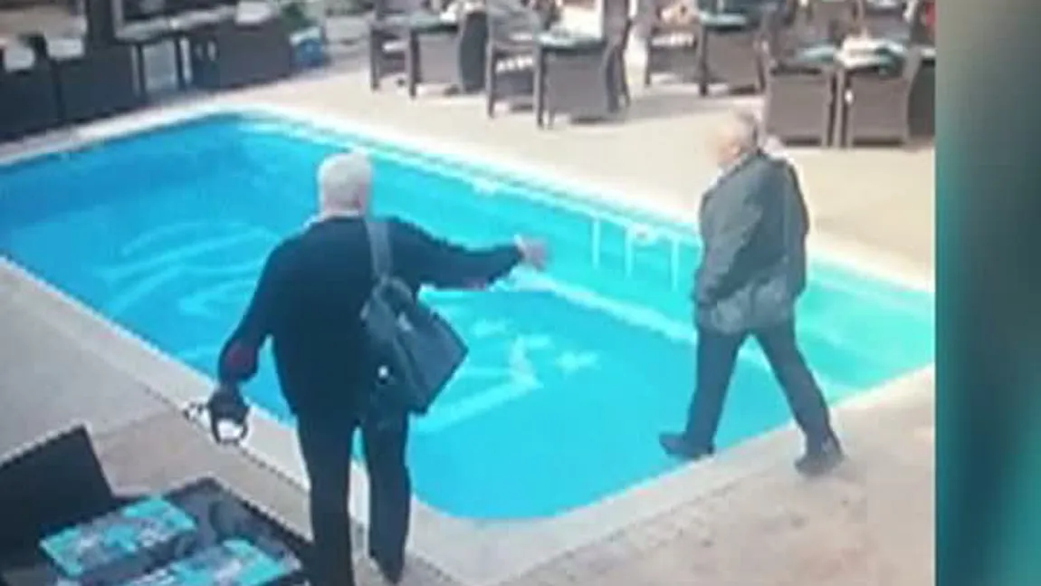 Inspector ANAF la apă, imagini excepţionale. Angajatul Fiscului a căzut în piscină, în timpul unui control VIDEO