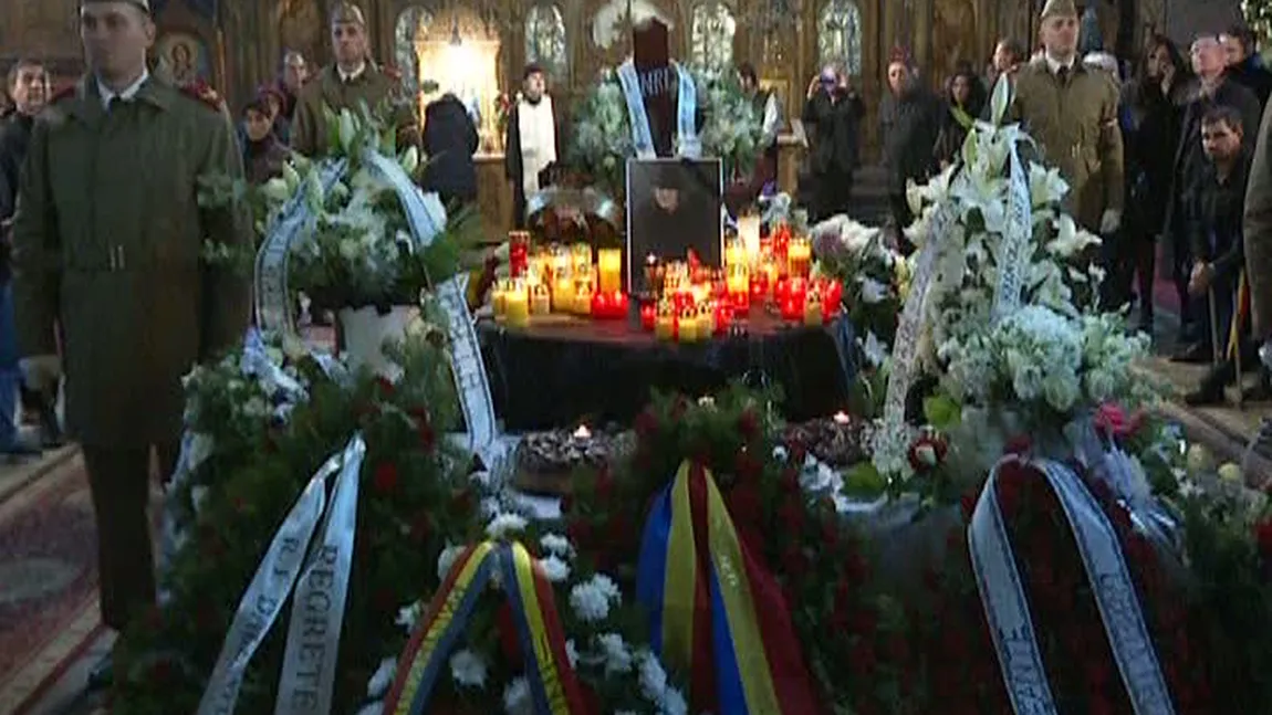 Mihai Constantinescu, înmormântat cu onoruri militare la Cimitirul Ghencea, alături de părinţi şi sora lui