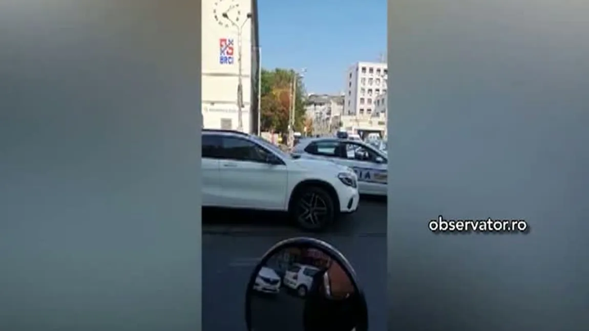 Scene violente în centrul Capitalei. Un poliţist şi doi pietoni, loviţi de un şofer fugar - VIDEO