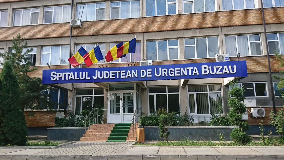 Tentativă de suicid la Buzău. Un bărbat s-a înjunghiat în gât şi în abdomen