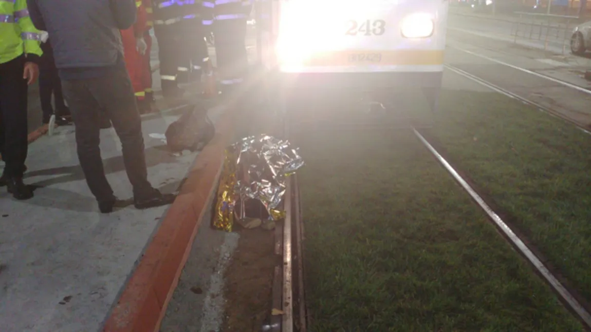 Accident de tramvai în zona Eroii Revoluţiei, din Capitală. Un tânăr de 25 de ani a murit
