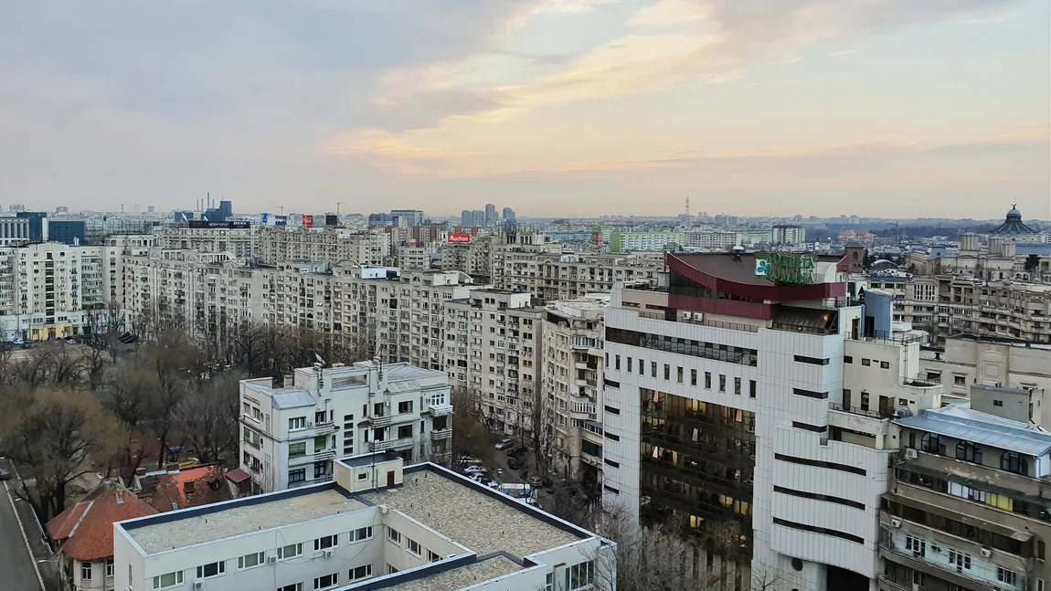 Bloc din Bucureşti evacuat după ce un bărbat a anunţat la 112 că a găsit un obuz în apartamentul bunicii