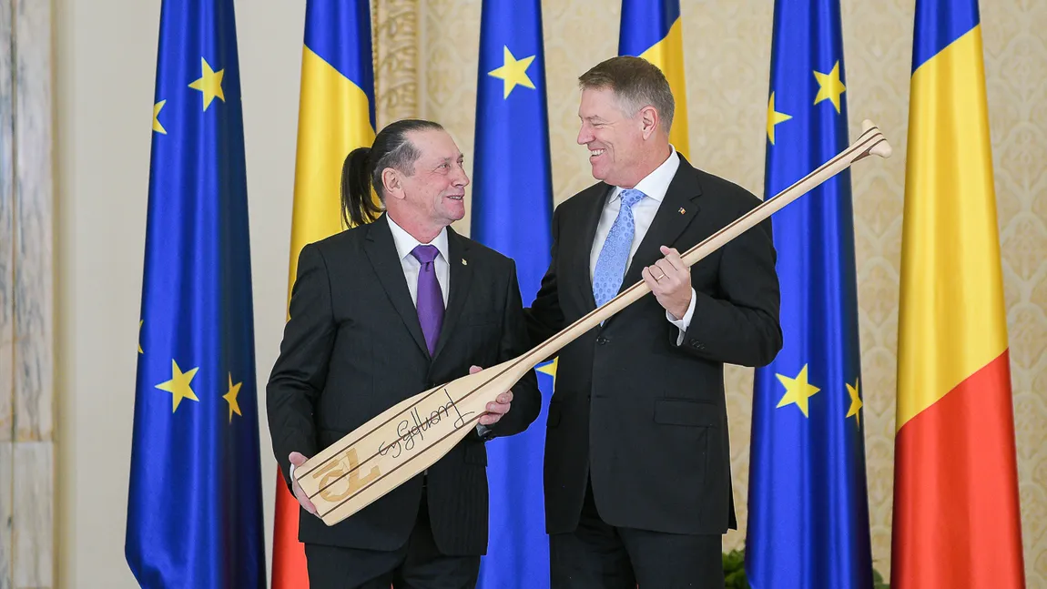 Klaus Iohannis a promis că se va implica în sportul românesc. L-a decorat pe Ivan Patzaichin şi ar juca împotriva Simonei Halep