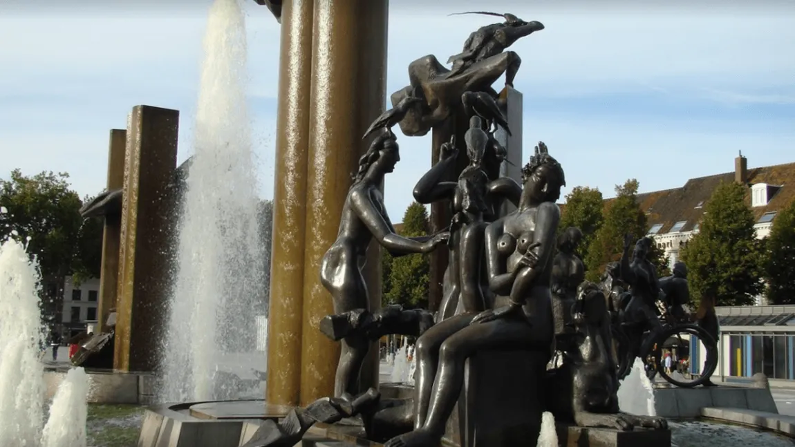 Hoţi români bănuiţi că au furat şi topit o statuie de 5 tone din bronz în Bruges
