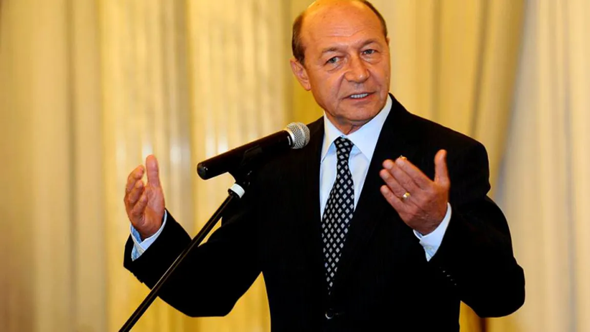 Traian Băsescu, critic la adresa lui Iohannis după ce a promulgat legea cu alocaţiile dublate. Ce ar fi făcut fostul preşedinte