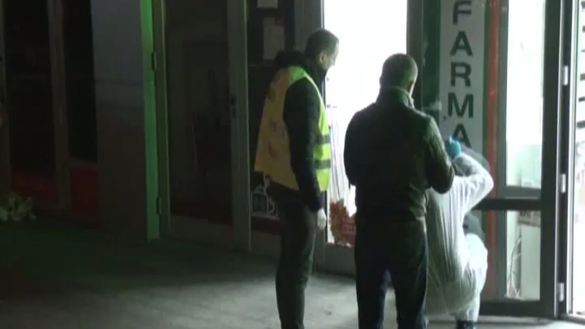 Jaf armat la o farmacie în Suceava. Angajatele au fost atacate cu cuţitul, totul a fost surprins de camere VIDEO