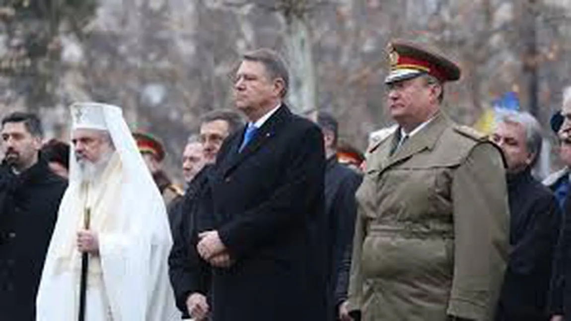Slujbe de pomenire în cinstea eroilor din Decembrie 1989 în bisericile şi mânăstirile ortodoxe. Iohannis şi Orban, la Patriarhie