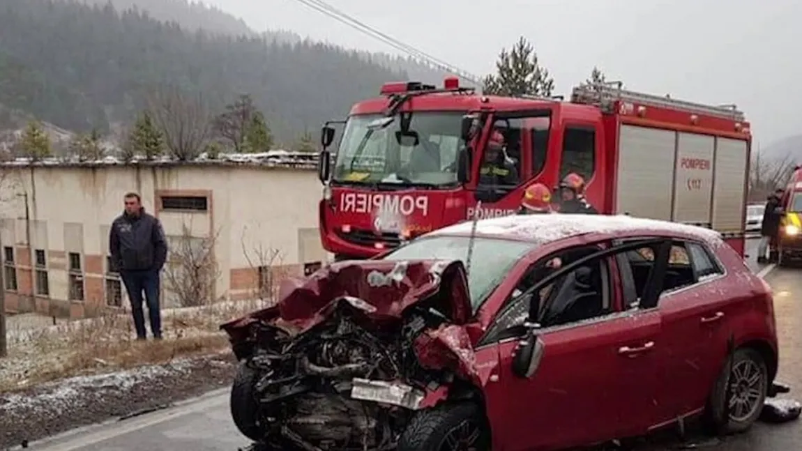 O femeie de 27 de ani şi fiul ei de 5 ani, ucişi într-un accident rutier în drum spre biserică