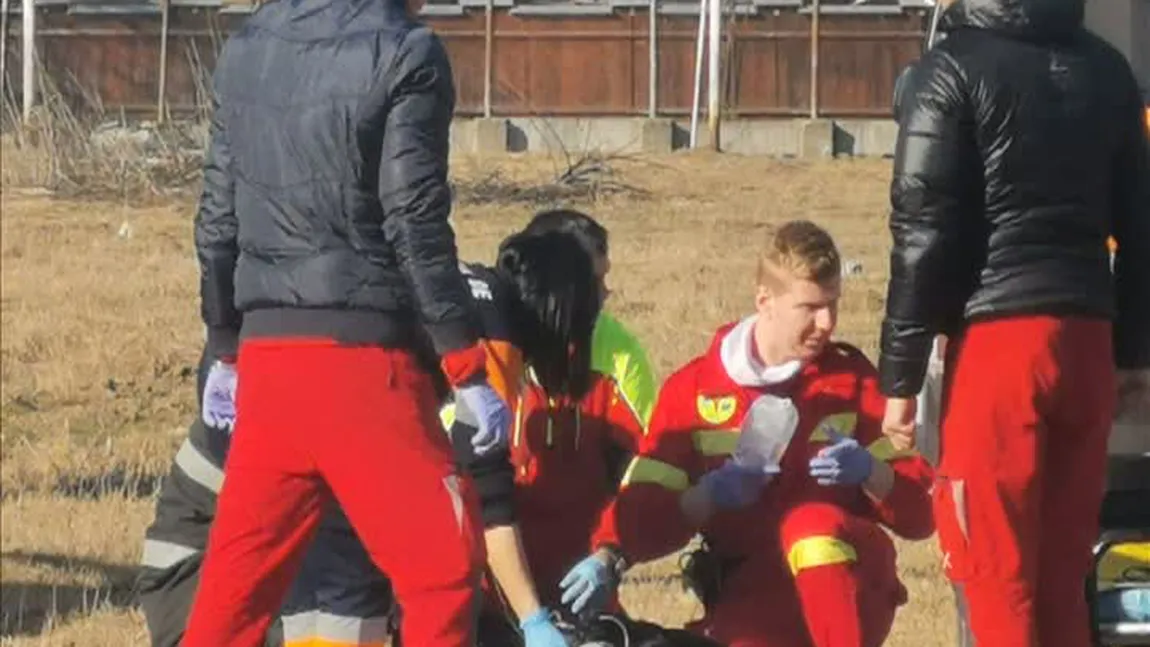Carambol cu trei maşini în Alba. Fetiţă de 7 ani rănită grav, preluată de SMURD