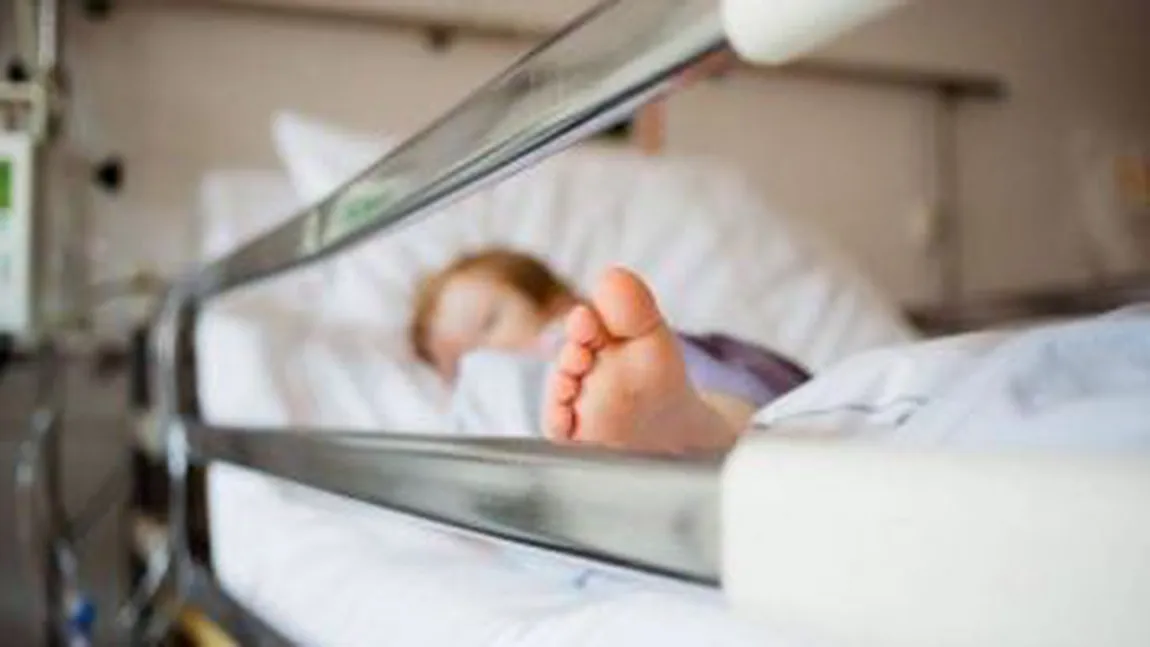 Gripa face încă o victimă în România! Un copil de doi a murit