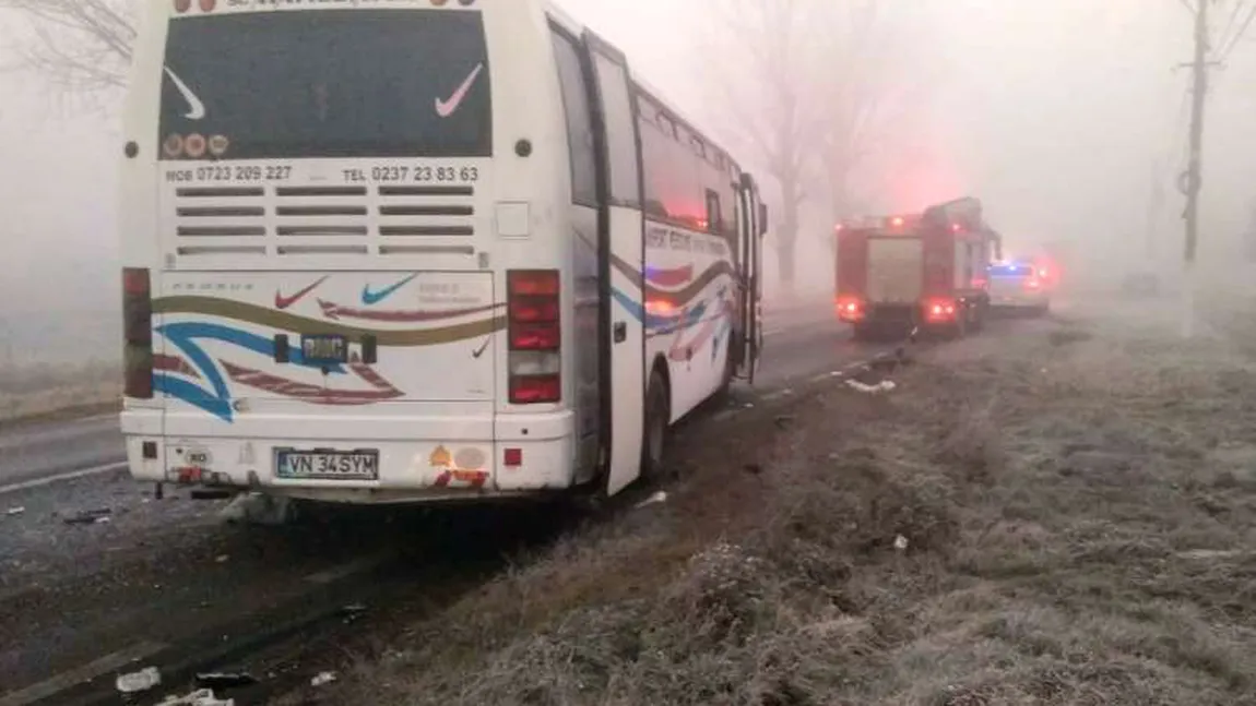 Autobuz cu 34 de persoane la bord, implicat într-un accident pe DN 25