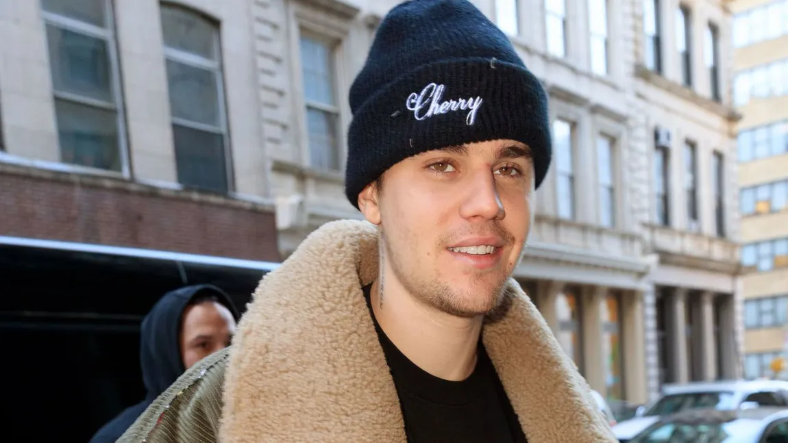 Justin Bieber suferă de o boală gravă! Cântăreţul şi-a şocat fanii. 