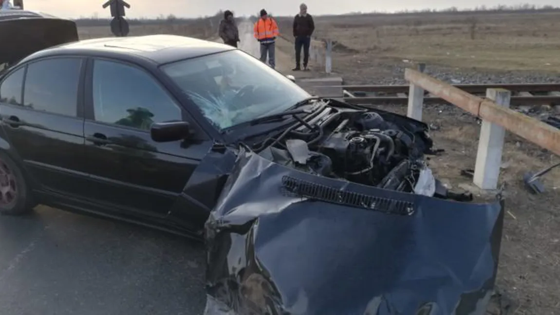 Accident feroviar în Timiş. 33 de pasageri, evaluaţi medical