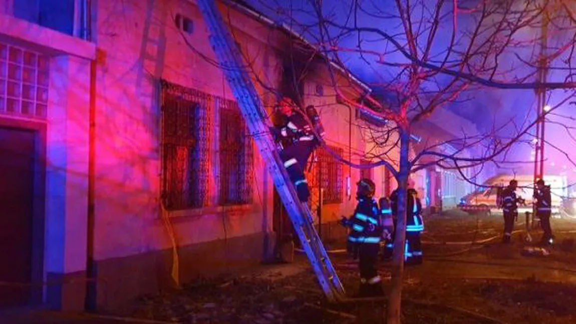 TRAGEDIE în TIMIŞOARA. 4 copii, toţi fraţi, au murit arşi de vii în casă. Cel mai mic avea doar 4 luni VIDEO