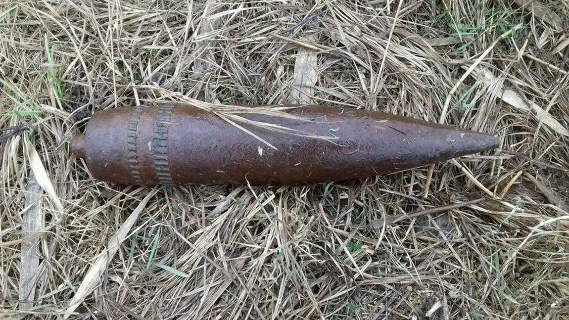 Pericol de explozie în Capitală! Autorităţile au fost alertate după ce a fost găsit un proiectil