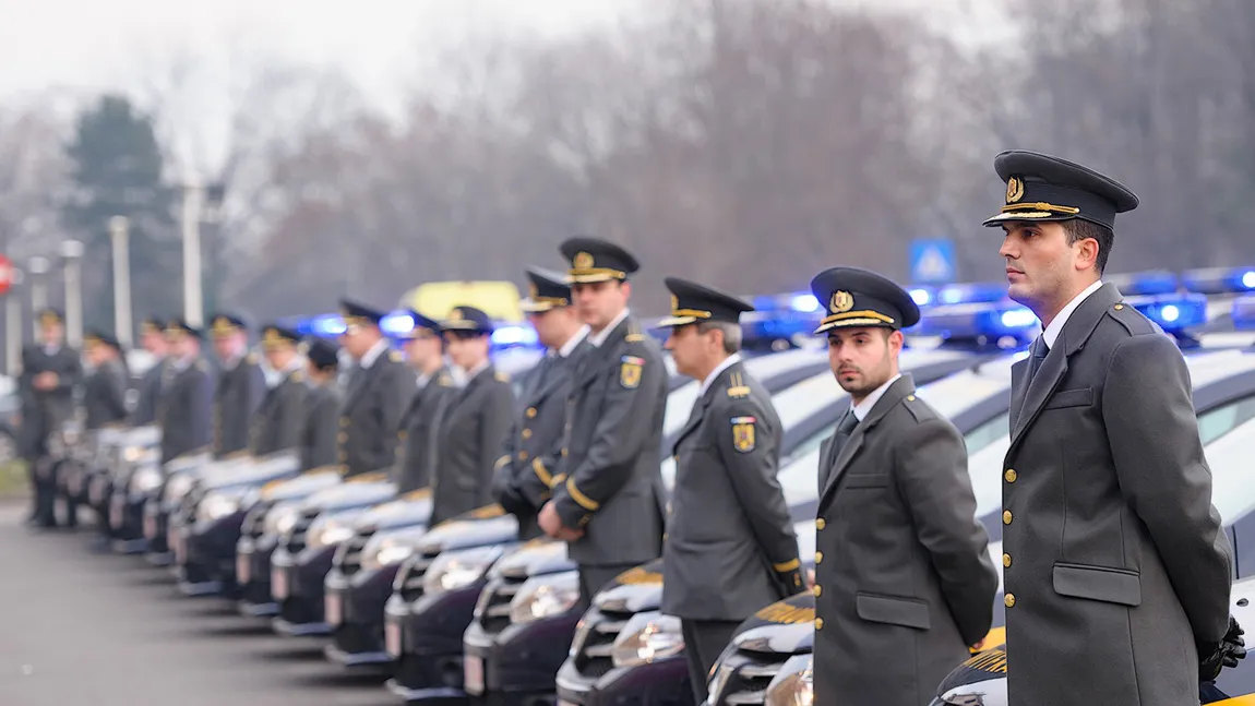 Inspectorii ANAF vor fi înarmaţi cu pistoale, electroşocuri şi spray paralizant