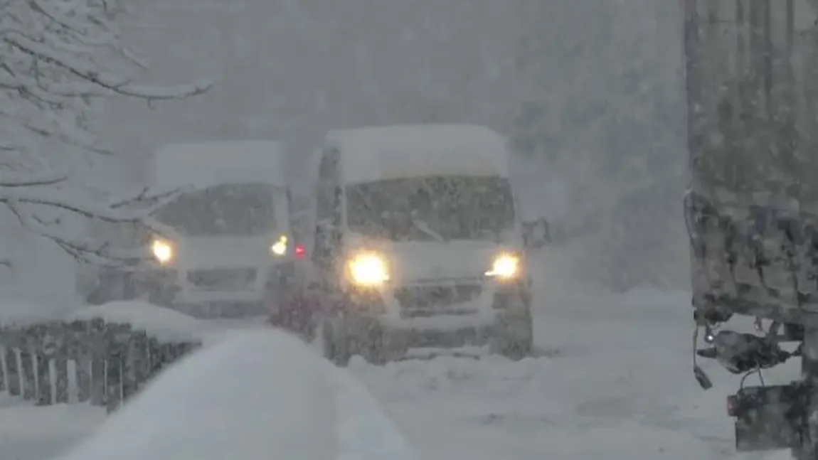 Localităţi izolate de restul ţării! Oamenii sunt disperaţi iar autorităţile au decis blocarea unor drumuri VIDEO