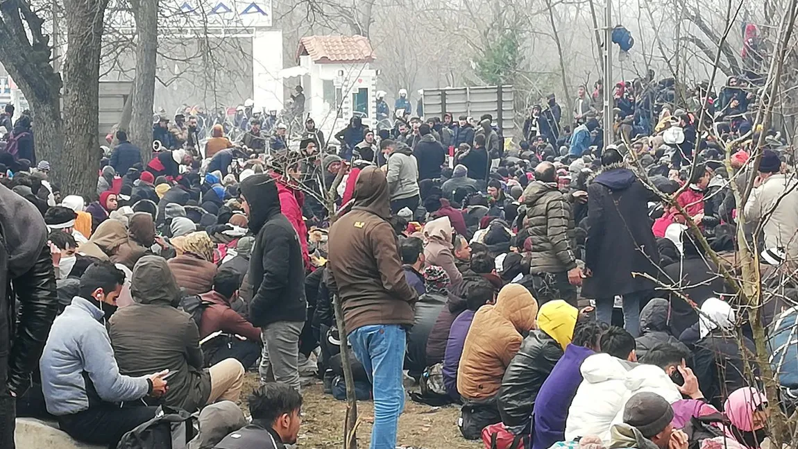 Tensiuni în Balcani, Turcia forţează graniţa cu Grecia. A trimis 1.000 de soldaţi să-i ajute pe refugiaţi să treacă frontiera în UE