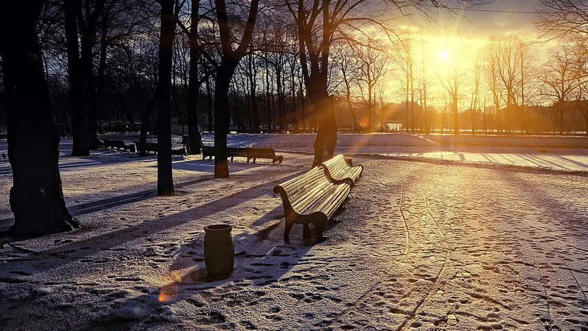 PROGNOZA METEO LUNARĂ. ANM: Vreme rece cu ploi şi ninsori, apoi temperaturile cresc din nou. Cum va fi vremea până de Paşte