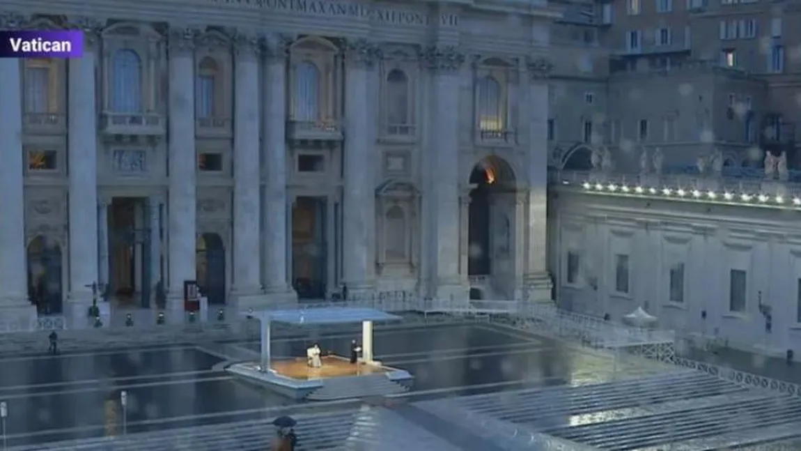 Papa Francisc, singur la Vatican. Imagini cu un puternic impact emoţional VIDEO