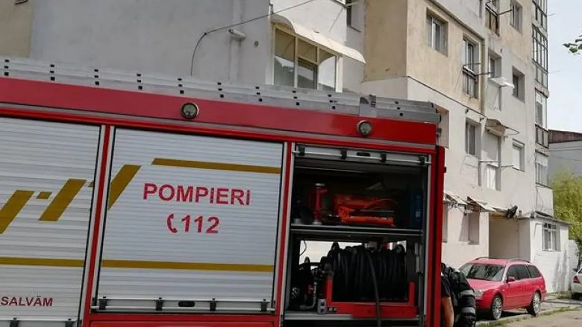 Şase pompieri de la ISU Vaslui băgaţi în izolare în urma unei intervenţii la un incendiu în casa unei familii în carantină