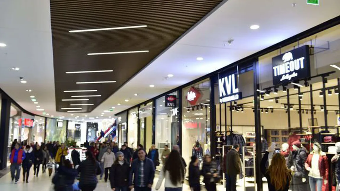 Magazinele din mall-uri isi suspendă activitarea pe durata starii de urgenta. Care sunt exceptiile