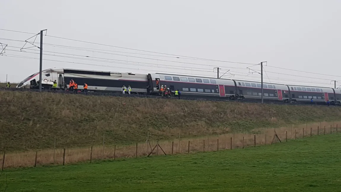 Accident feroviar în Caraş Severin. Doi cai au fost loviţi de un tren cu pasageri