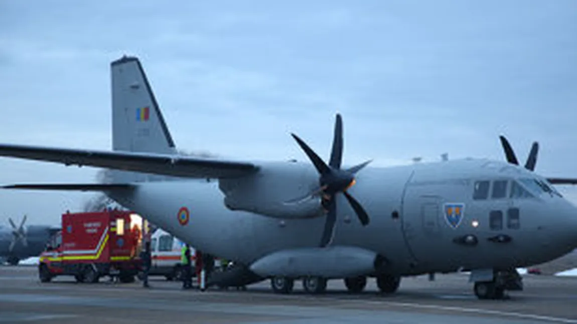 MApN: 100.000 de măşti de protecţie, aduse din Turcia de o aeronavă a Forţelor Aeriene Române