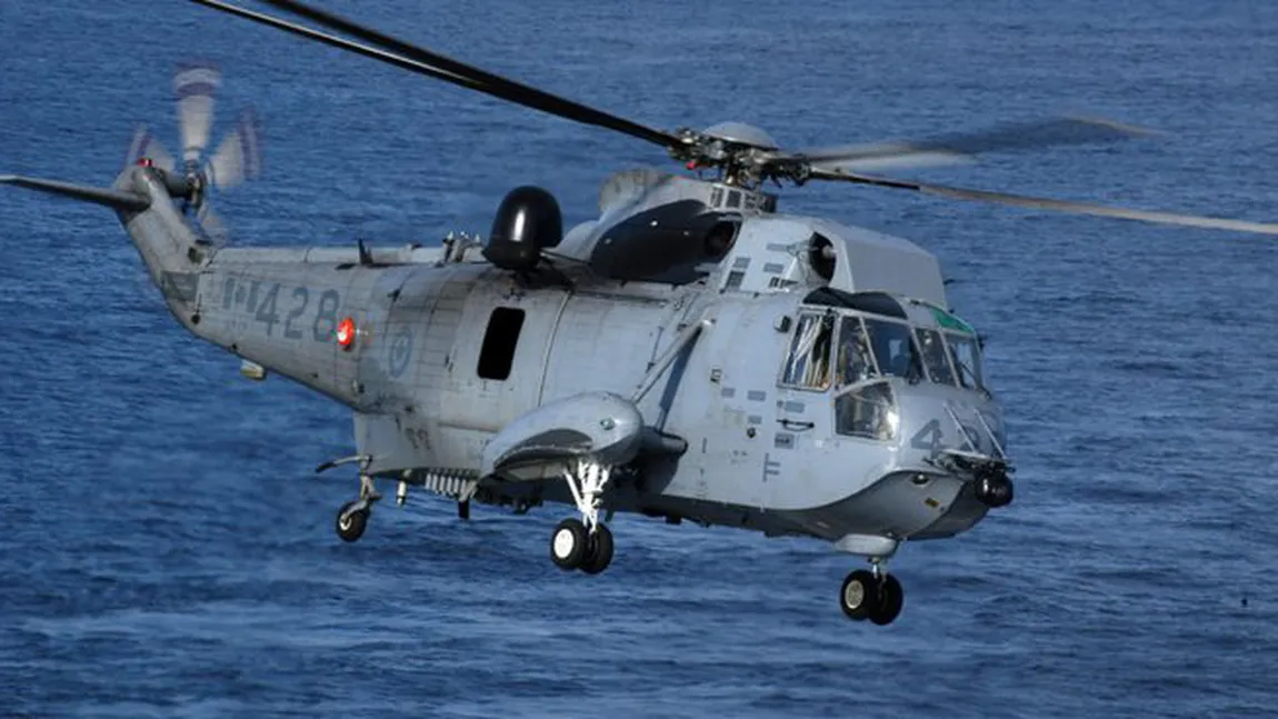 Alertă în Mediterana, un elicopter NATO a dispărut de pe radare între Grecia şi Italia. UPDATE: bucăţi din epavă, găsite în mare