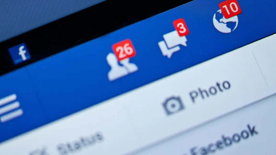 Tânăr reţinut pentru 24 de ore pentru două mesaje postate pe Facebook