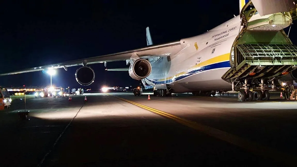 Cel mai mare avion din lume a transportat în România tone de produse medicale din China