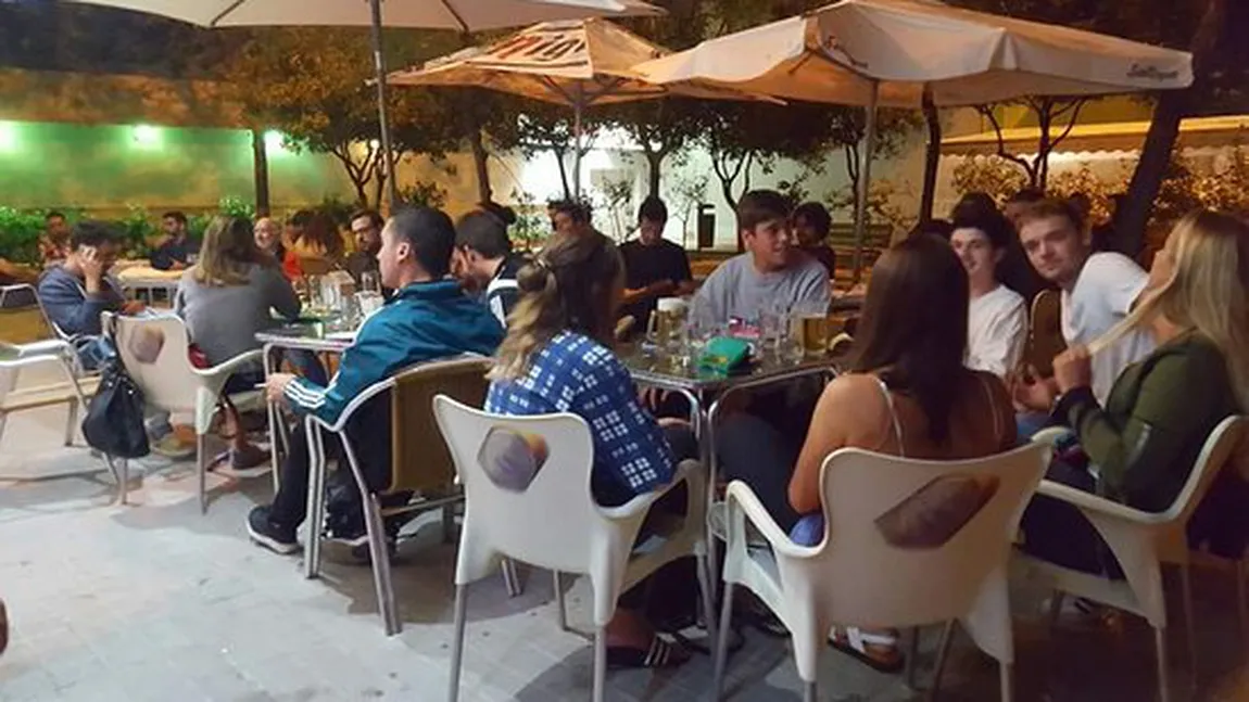 CORONAVIRUS Se redeschid restaurantele şi sălile de teatru şi cinema în Spania