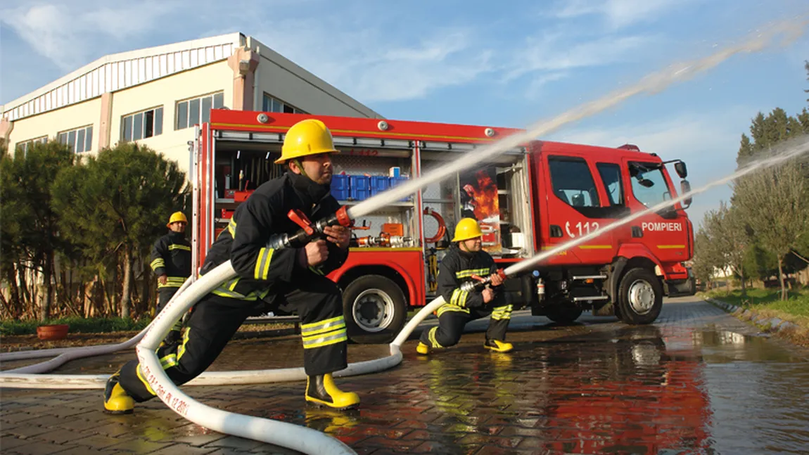 Incendiu la un hotel din Arad. Holurile au fost umplute de fum, iar angajaţii au reuşit să se autoevacueze