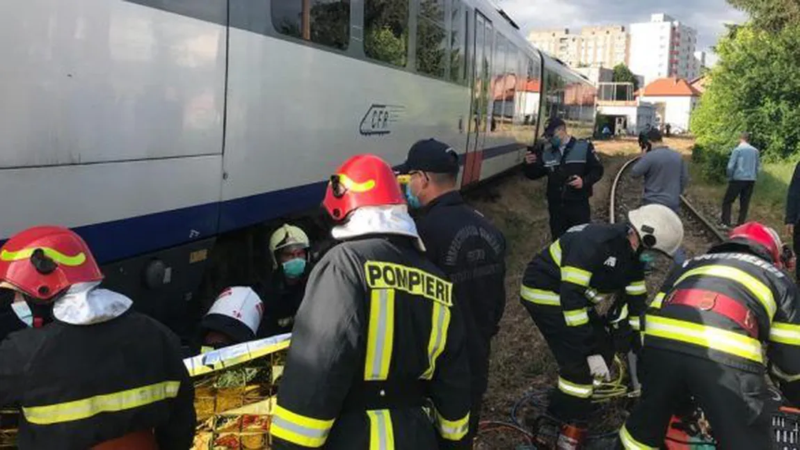 Femeie decedată după ce a fost lovită de tren. Oamenii legii cercetează dacă este vorba de accident sau sinucidere