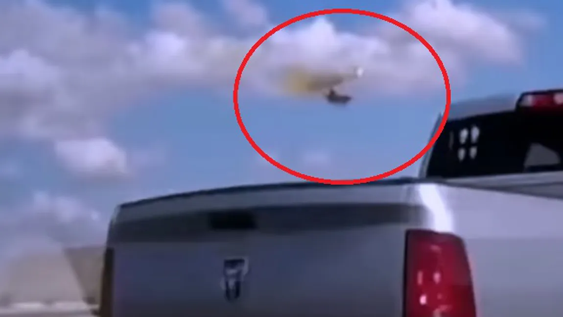 VIDEO - Momentul în care un avion se prăbuşeşte în timpul unui zbor de antrenament
